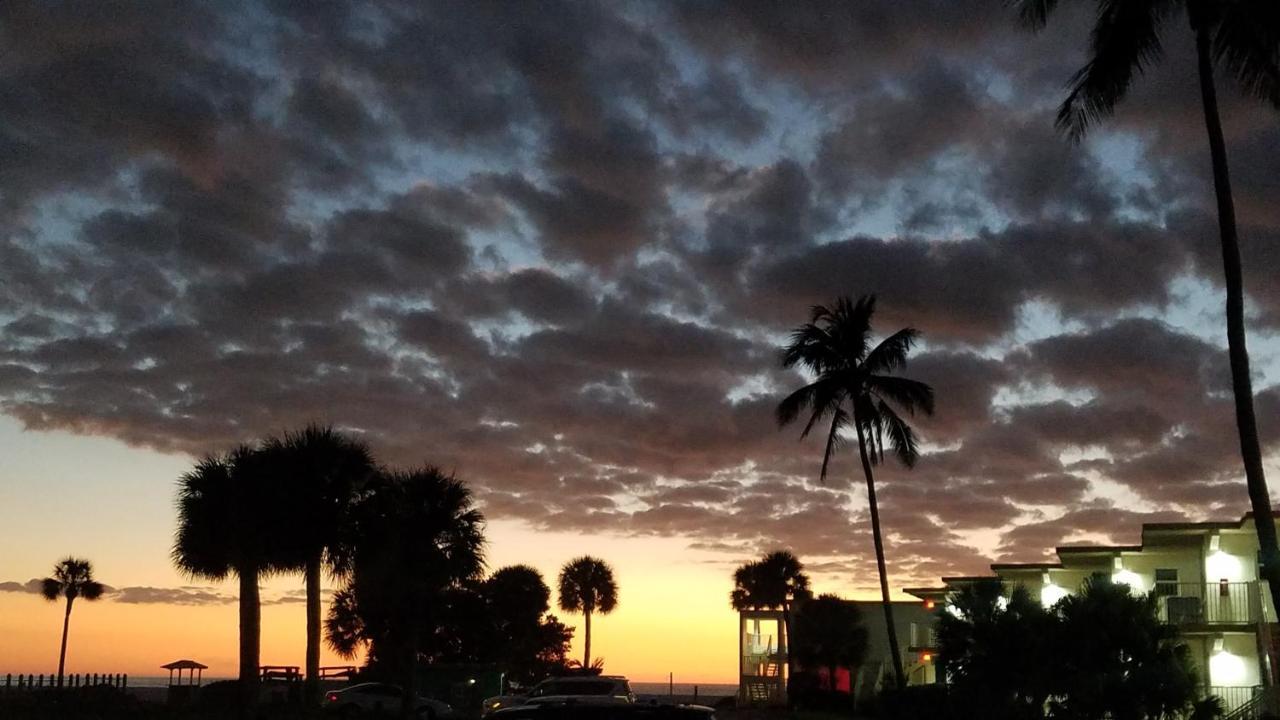 Carousel Beach Inn Fort Myers Beach Extérieur photo