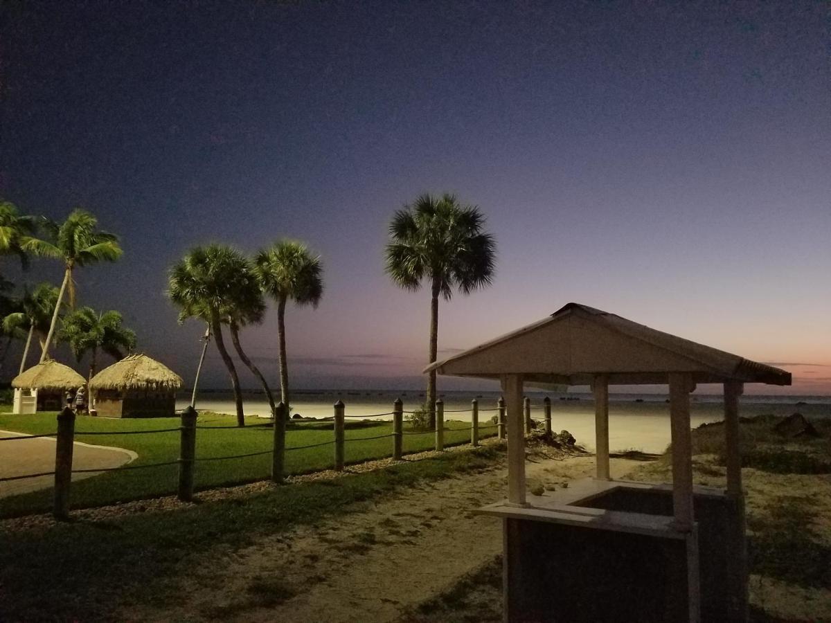 Carousel Beach Inn Fort Myers Beach Extérieur photo