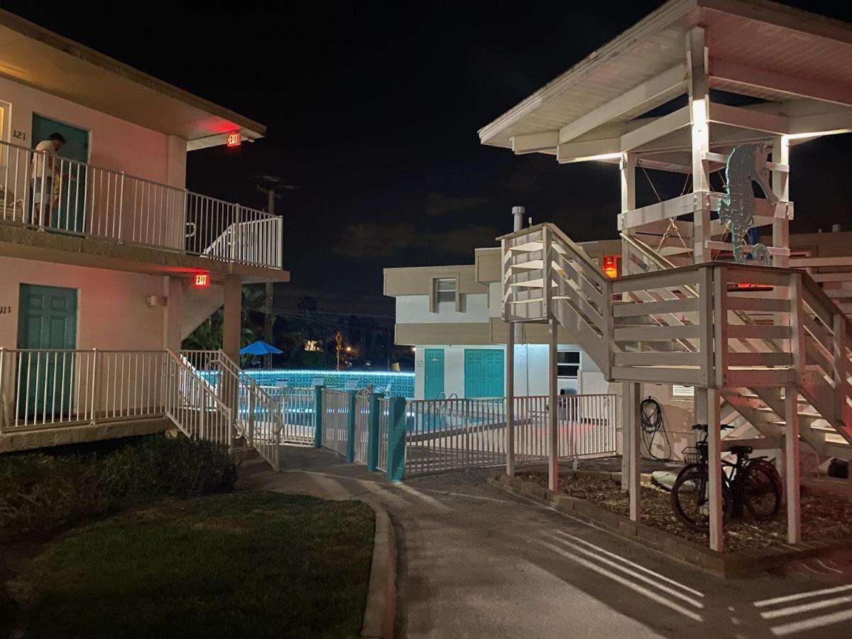 Carousel Beach Inn Fort Myers Beach Extérieur photo