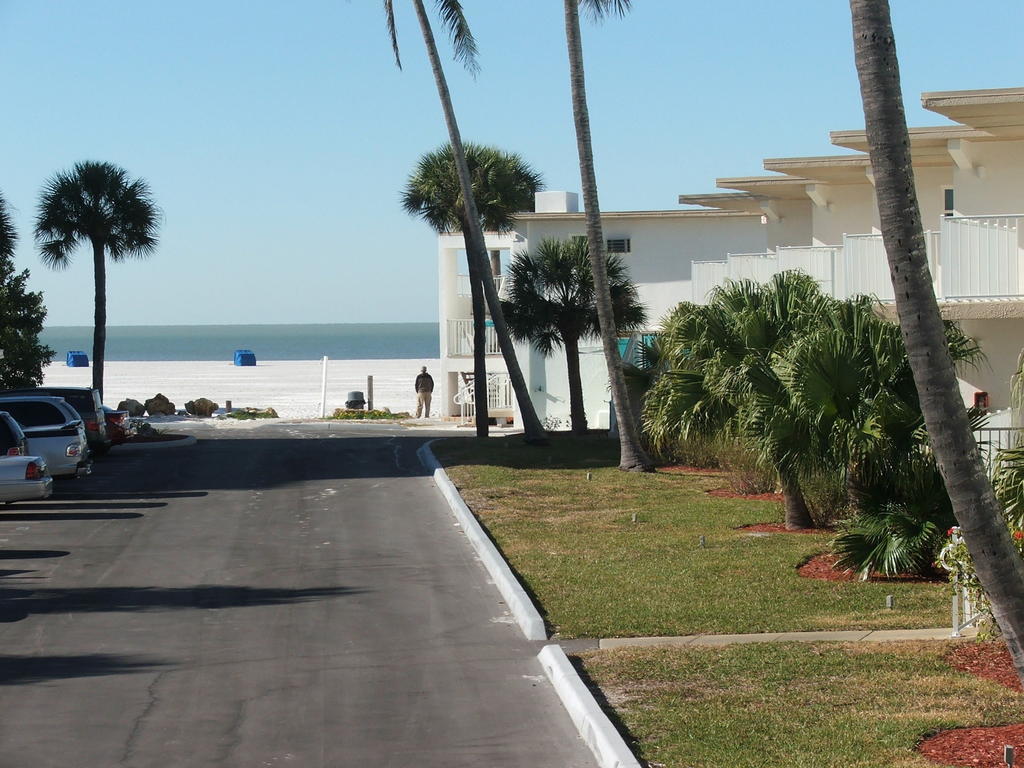 Carousel Beach Inn Fort Myers Beach Extérieur photo