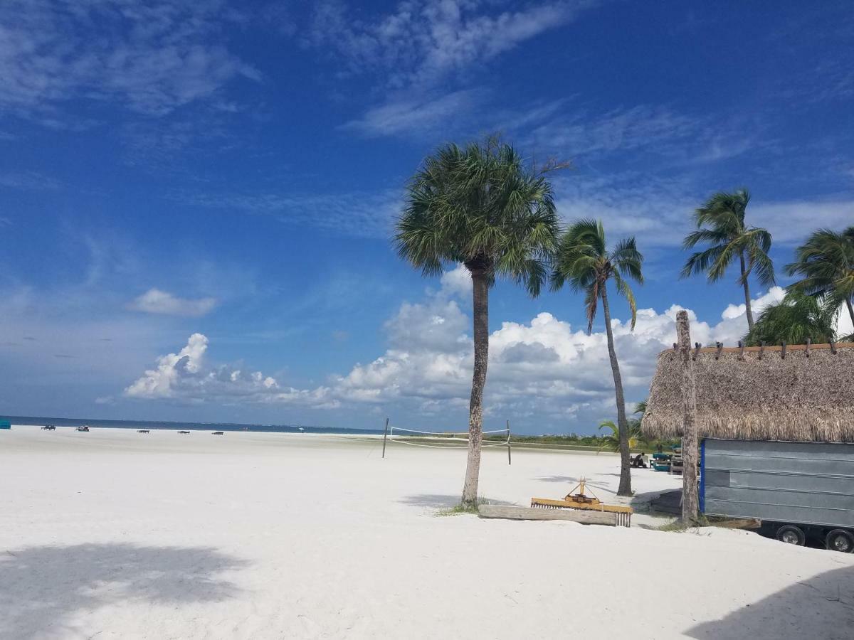 Carousel Beach Inn Fort Myers Beach Extérieur photo