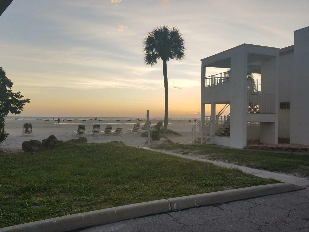 Carousel Beach Inn Fort Myers Beach Extérieur photo