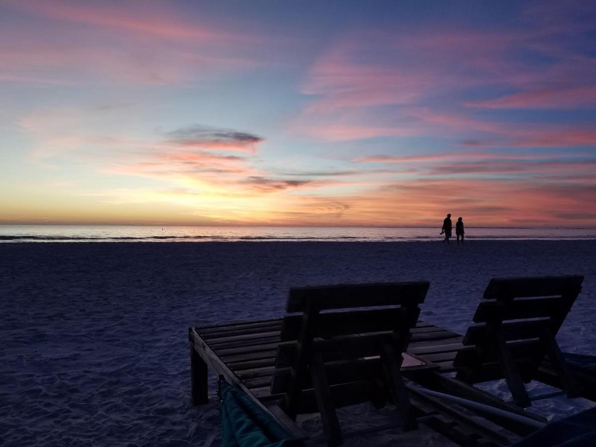 Carousel Beach Inn Fort Myers Beach Extérieur photo